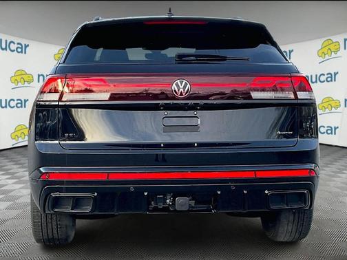 2026 Volkswagen Atlas Cross Sport 2.0T SEL R-Line Black