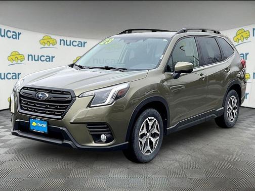 Autumn Green Metallic 2023 Subaru Forester 2.5i Premium