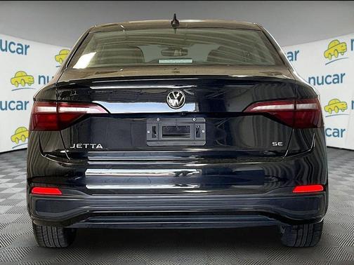 Deep Black Pearl Effect 2024 Volkswagen Jetta 1.5T SE