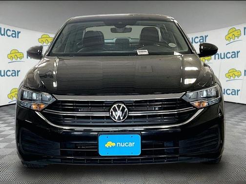 Deep Black Pearl Effect 2024 Volkswagen Jetta 1.5T SE