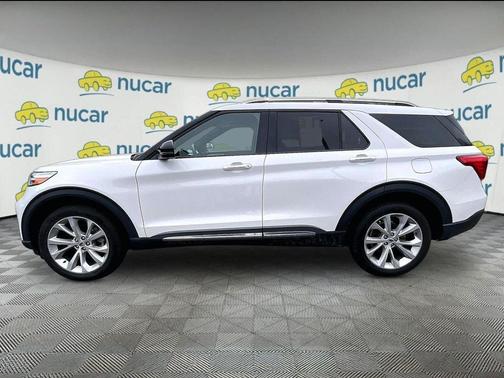 White 2022 Ford Explorer Platinum