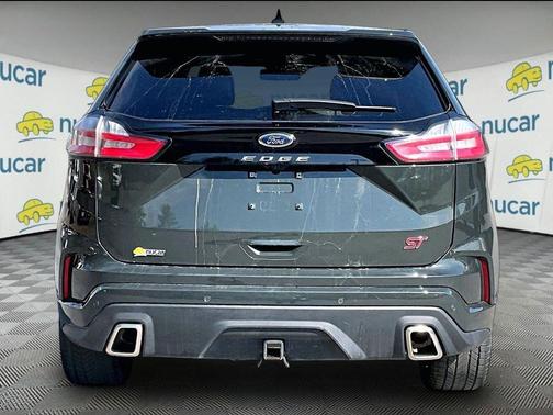 Green 2022 Ford Edge ST