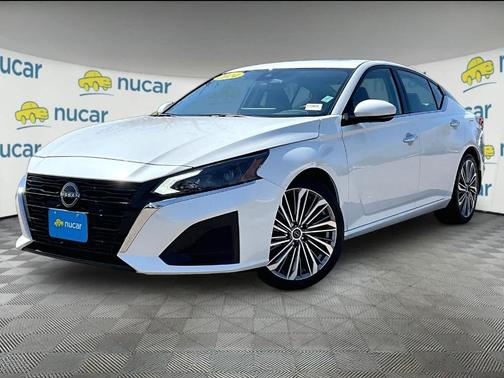 White 2024 Nissan Altima 2.5 SL