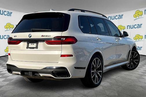 Mineral White Metallic 2021 BMW X7 M50i
