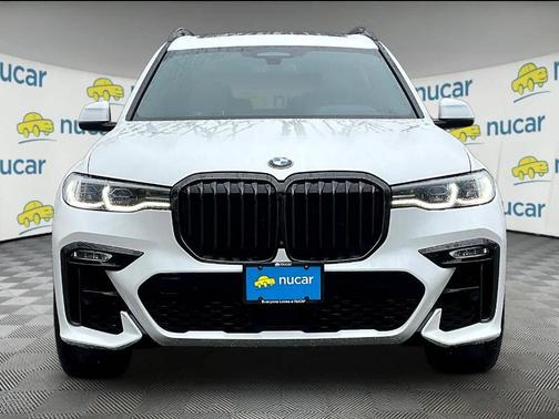 Mineral White Metallic 2021 BMW X7 M50i