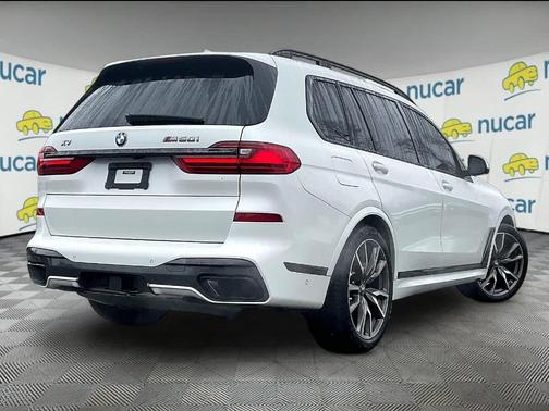 Mineral White Metallic 2021 BMW X7 M50i