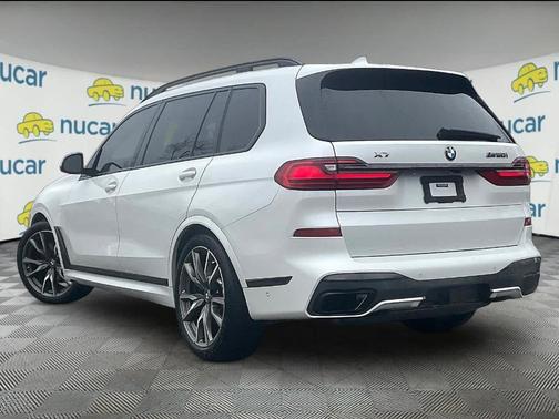 Mineral White Metallic 2021 BMW X7 M50i