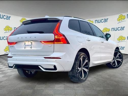 2024 Volvo XC60 Recharge Plug-In Hybrid T8 Ultimate Dark Theme