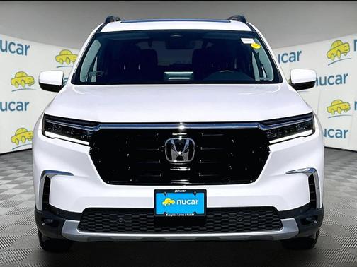 White 2025 Honda Pilot Touring