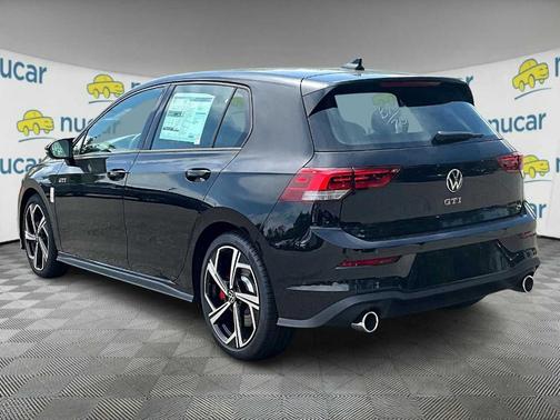 2025 Volkswagen Golf GTI 2.0T SE