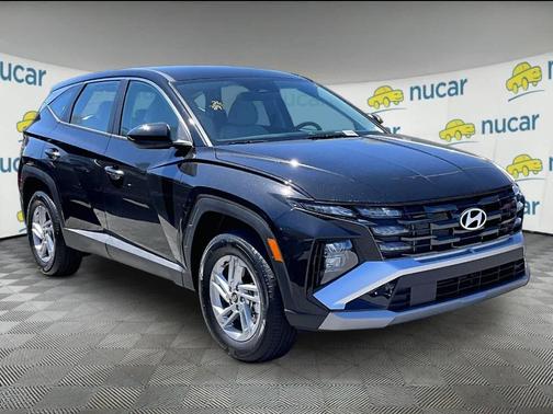 Black 2026 Hyundai TUCSON SE