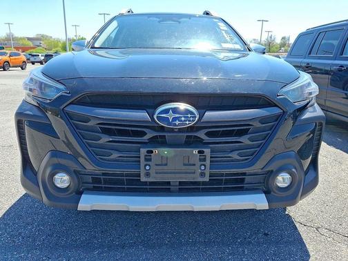 Crystal Black Silica 2024 Subaru Outback Touring
