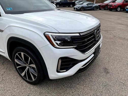 2024 Volkswagen Atlas 2.0T SEL Premium R-Line