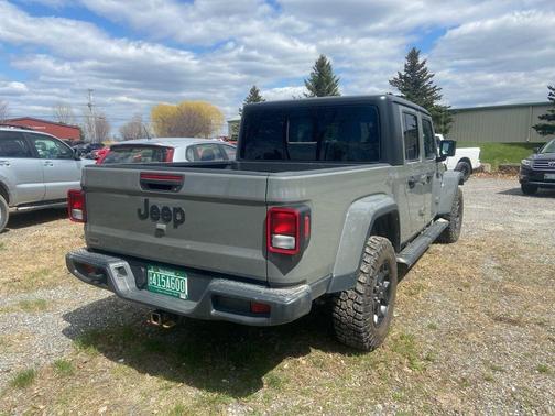Gray 2021 Jeep Gladiator Sport