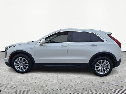 White 2019 Cadillac XT4 Luxury