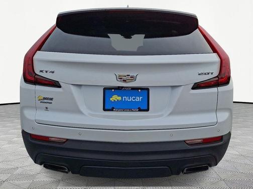 White 2019 Cadillac XT4 Luxury