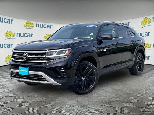 Deep Black Pearl Effect 2023 Volkswagen Atlas Cross Sport 3.6L V6 SE w/Technology
