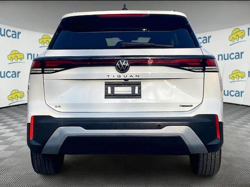 2025 Volkswagen Tiguan 2.0T SE