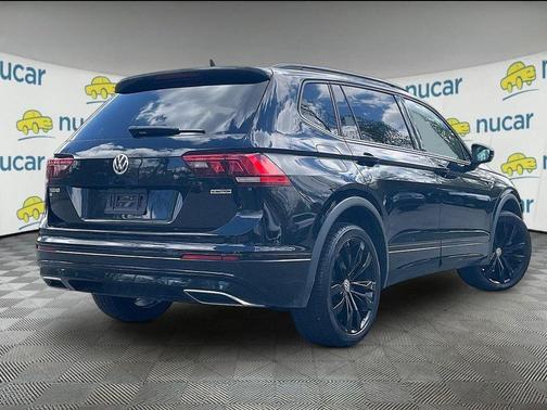 Deep Black Pearl Effect 2021 Volkswagen Tiguan 2.0T SE R-Line Black