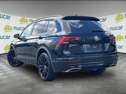 Deep Black Pearl Effect 2021 Volkswagen Tiguan 2.0T SE R-Line Black