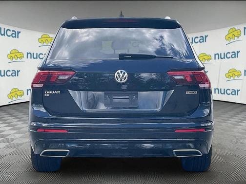Deep Black Pearl Effect 2021 Volkswagen Tiguan 2.0T SE R-Line Black
