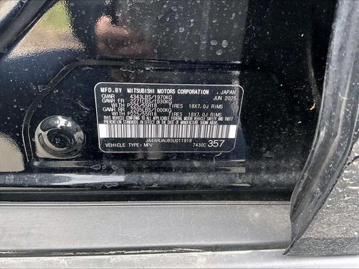 Black 2025 Mitsubishi Outlander Sport 2.0 ES