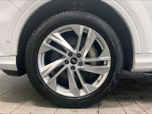 2022 Audi Q7 55 Premium