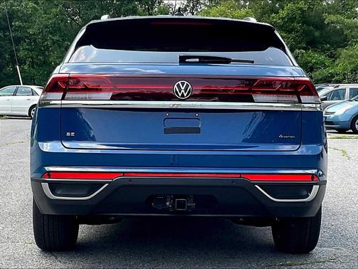 2025 Volkswagen Atlas Cross Sport 2.0T SE w/Technology