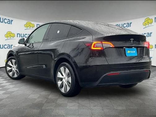 Black 2023 Tesla Model Y Long Range