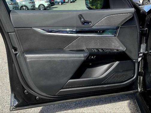 2024 BMW 740 i xDrive