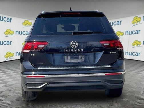 Deep Black Pearl Effect 2023 Volkswagen Tiguan 2.0T SE