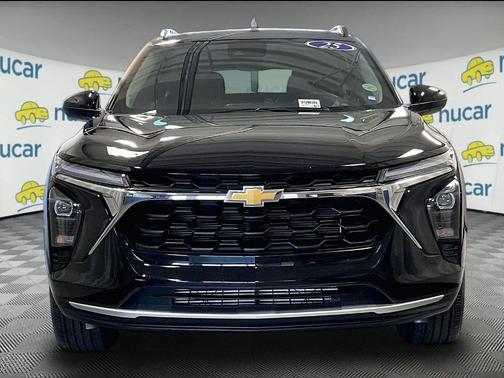 Black 2025 Chevrolet Trax LT