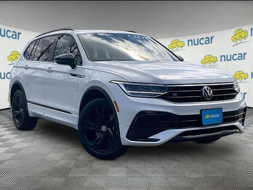 Opal White Pearl Effect 2023 Volkswagen Tiguan 2.0T SE R-Line Black
