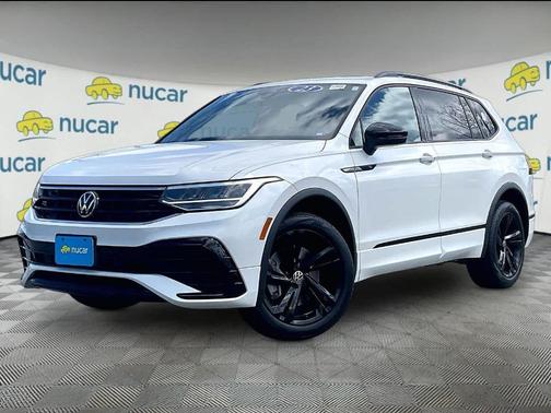 Opal White Pearl Effect 2023 Volkswagen Tiguan 2.0T SE R-Line Black