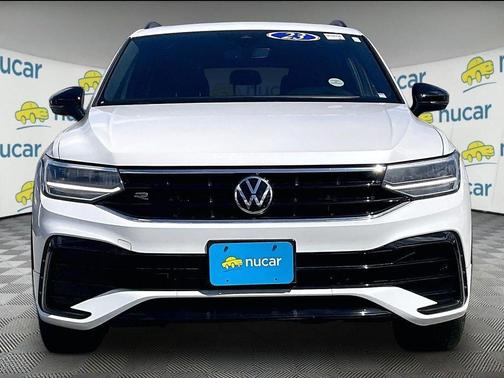Opal White Pearl Effect 2023 Volkswagen Tiguan 2.0T SE R-Line Black