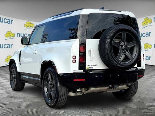 2024 Land Rover Defender P400 X-Dynamic SE