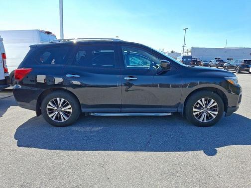Magnetic Black 2020 Nissan Pathfinder S