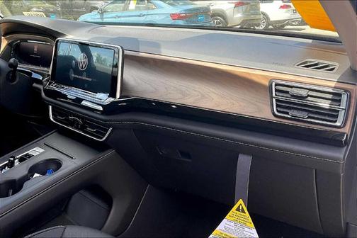 2025 Volkswagen Atlas 2.0T SE
