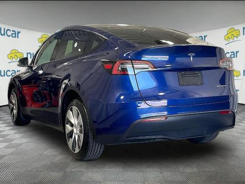 Blue 2023 Tesla Model Y Long Range