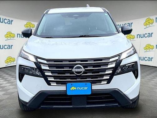 Everest White P 2025 Nissan Rogue S
