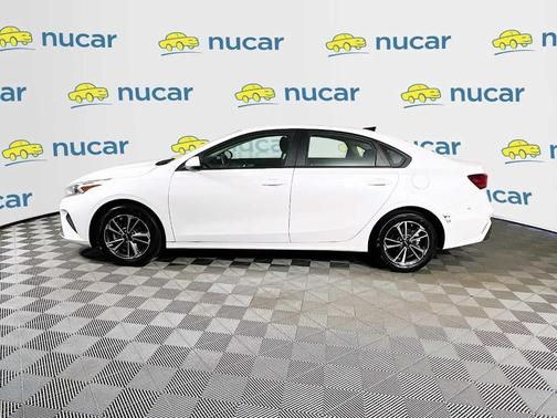 White 2024 Kia Forte LXS