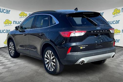 2022 Ford Escape Titanium