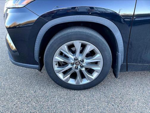 Black 2021 Toyota Highlander Limited