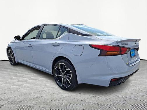 Gray Sky Pearl 2023 Nissan Altima 2.5 SR
