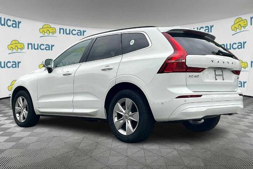 2022 Volvo XC60 B5 Momentum