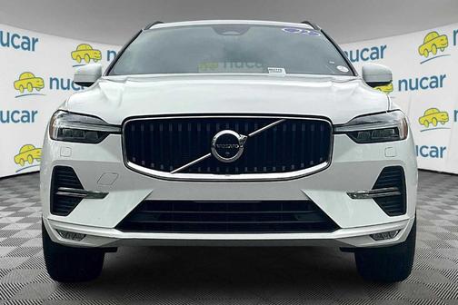 2022 Volvo XC60 B5 Momentum
