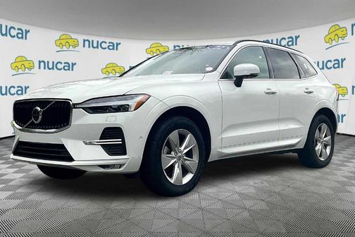 2022 Volvo XC60 B5 Momentum