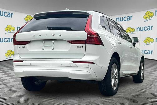 2022 Volvo XC60 B5 Momentum