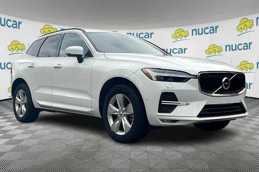 2022 Volvo XC60 B5 Momentum