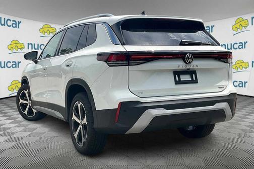 2025 Volkswagen Tiguan 2.0T SE